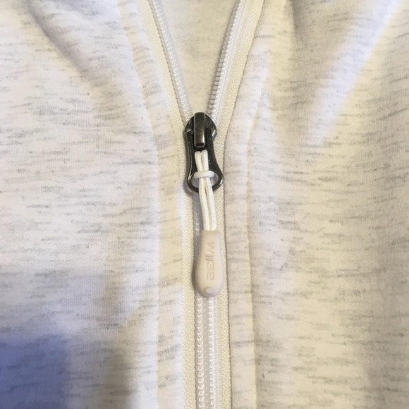 GIRLS 32 degrees HEAT brand JACKET HOODIE. - Picture 9 of 9